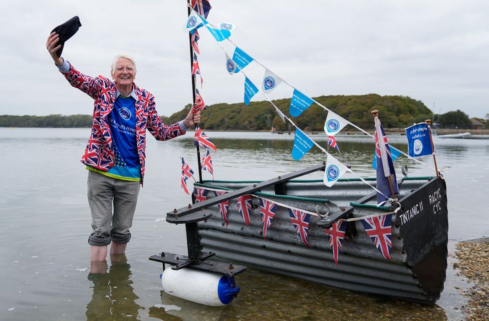 He finished his voyage to the yacht club to a salute from a group of rowers and applause from his supporters