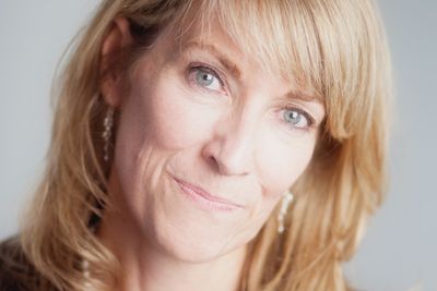 Headshot of celebrity doctor Renée Hoenderkamp