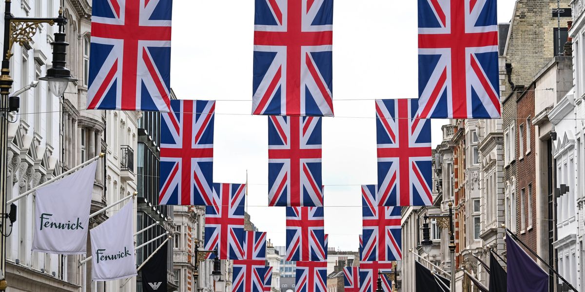 NextImg:HAVE YOUR SAY - Is the Union flag divisive? COMMENT NOW