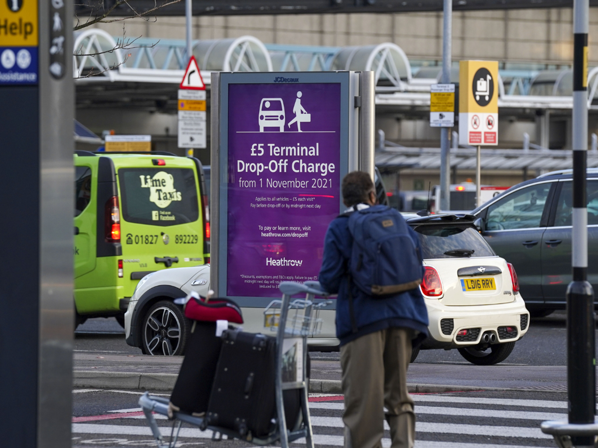 Heathrow Airport drop-off zone