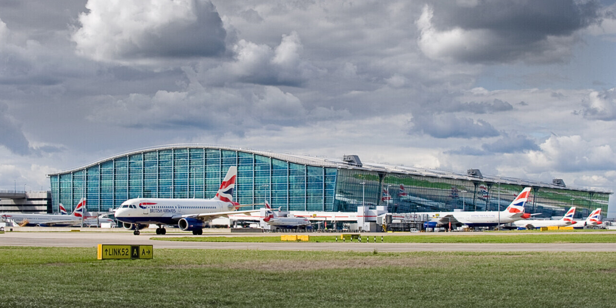 NextImg:Heathrow Airport faces major delays as 'technical issue' sparks travel chaos