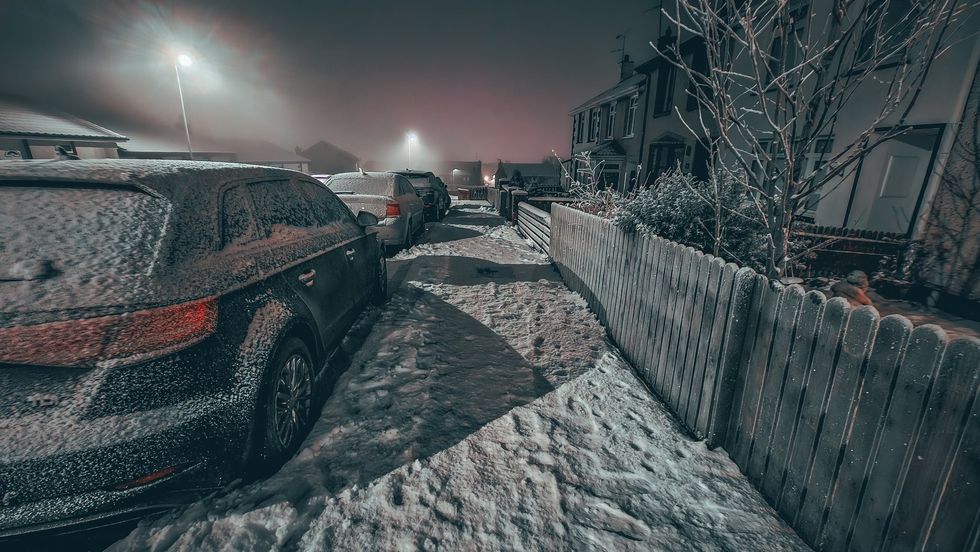 Heavy snow in Derry in the early hours of the morning