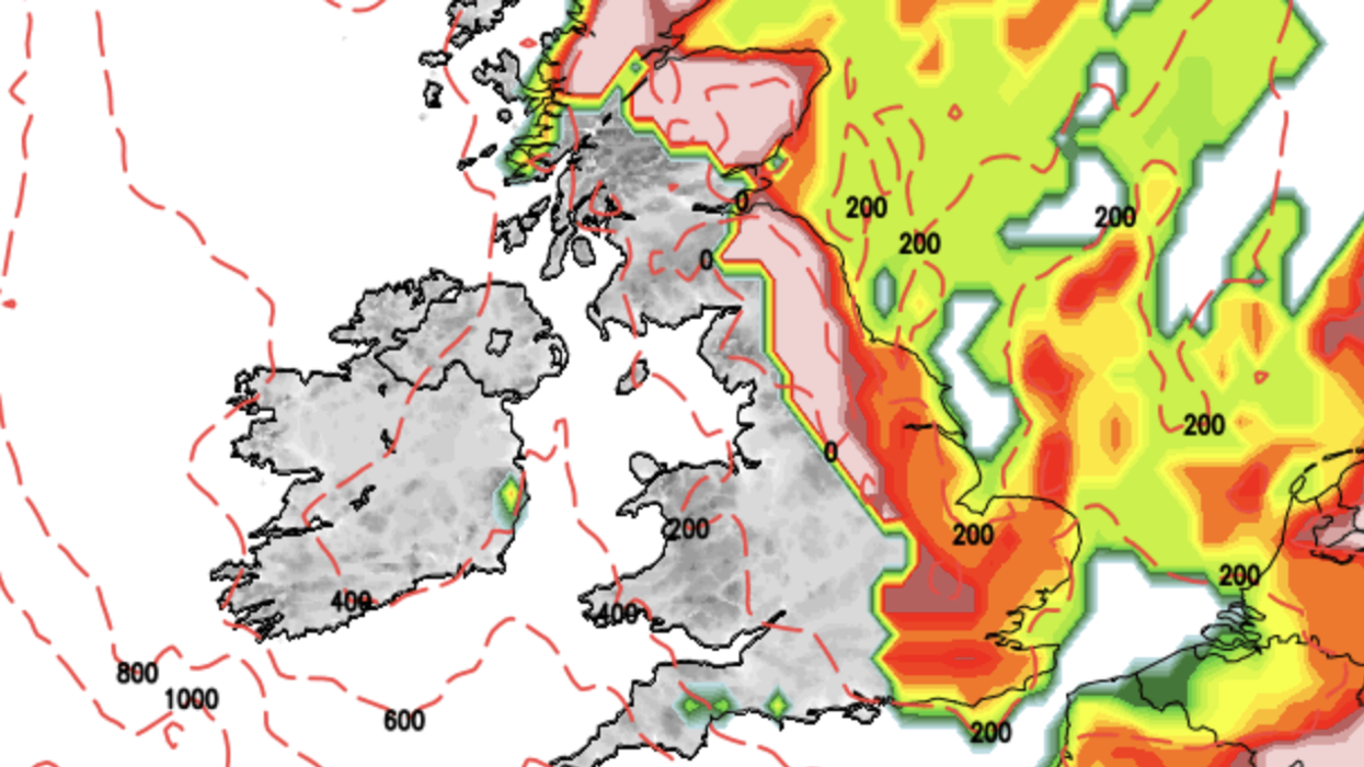 Heavy snow moves in for New Year