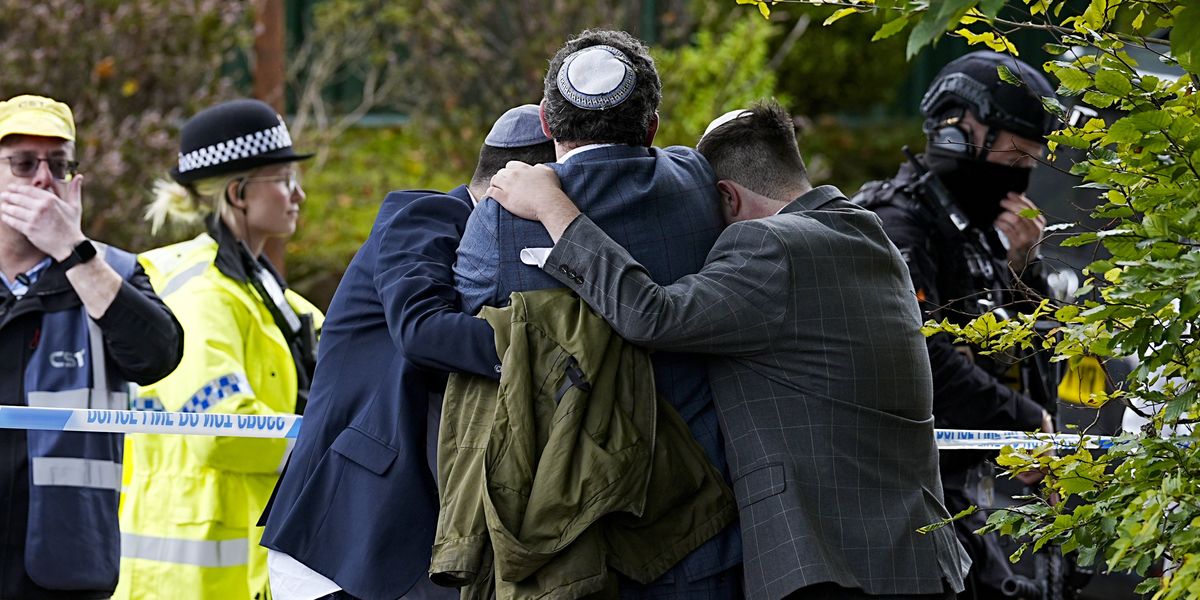 NextImg:Hero rabbi stopped attacker from getting inside Manchester synagogue by barricading doors