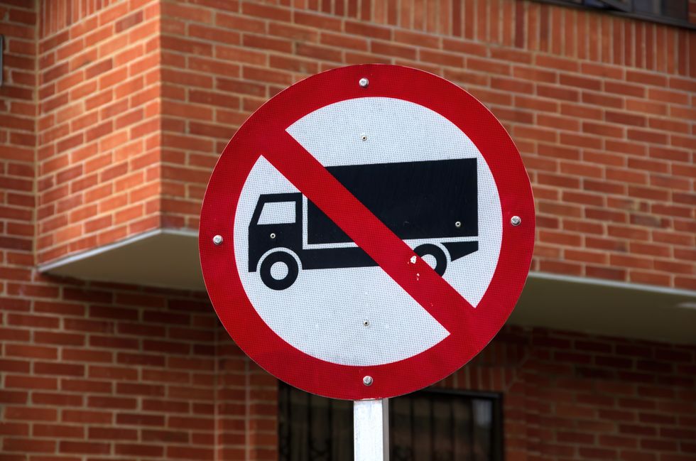 HGV ban sign