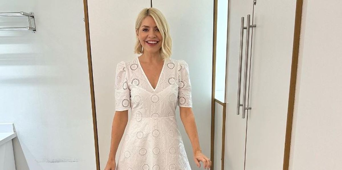 Holly Willoughby sparks anger as she flaunts 329 This Morning outfit: 'There's a cost of living crisis!' Holly Willoughby sparks anger as she flaunts 329 This Morning outfit: 'There's a cost of living crisis!'