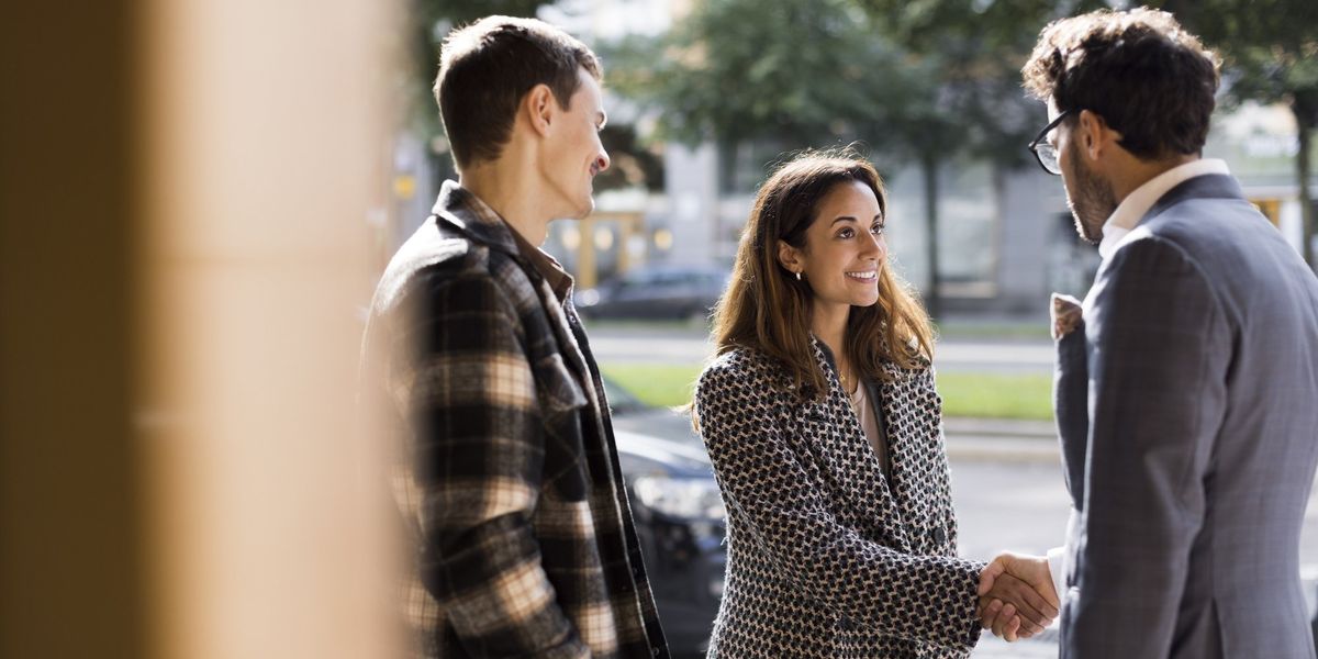 UK average house prices top £300,000 for first time, Halifax announces UK average house prices top £300,000 for first time, Halifax announces