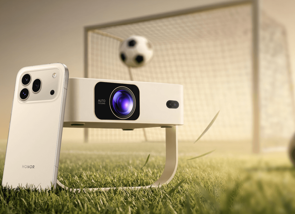 Honor 600 Pro in golden white