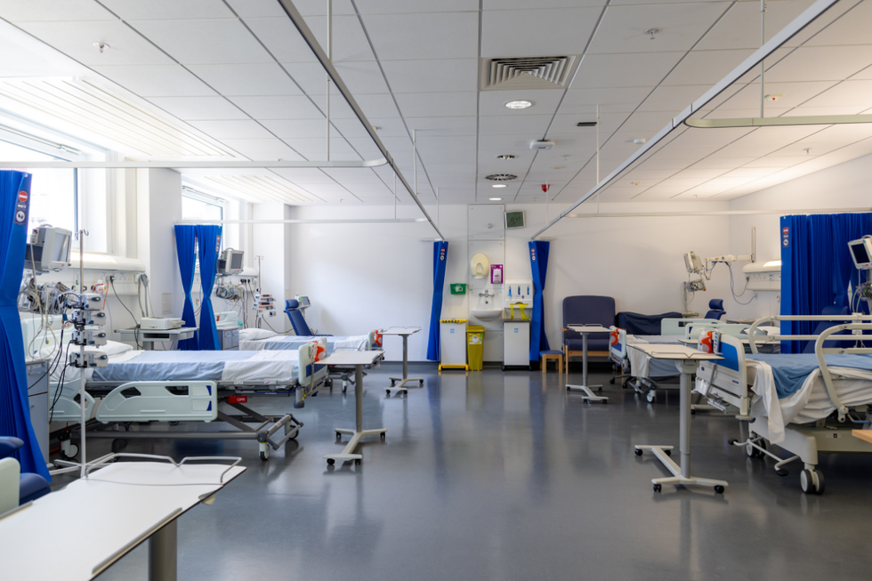 Hospital ward (Stock)