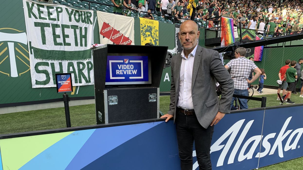 Howard Webb Wolves Man Utd