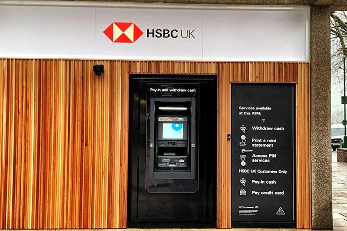 HSBC UK cash pod showing ATM
