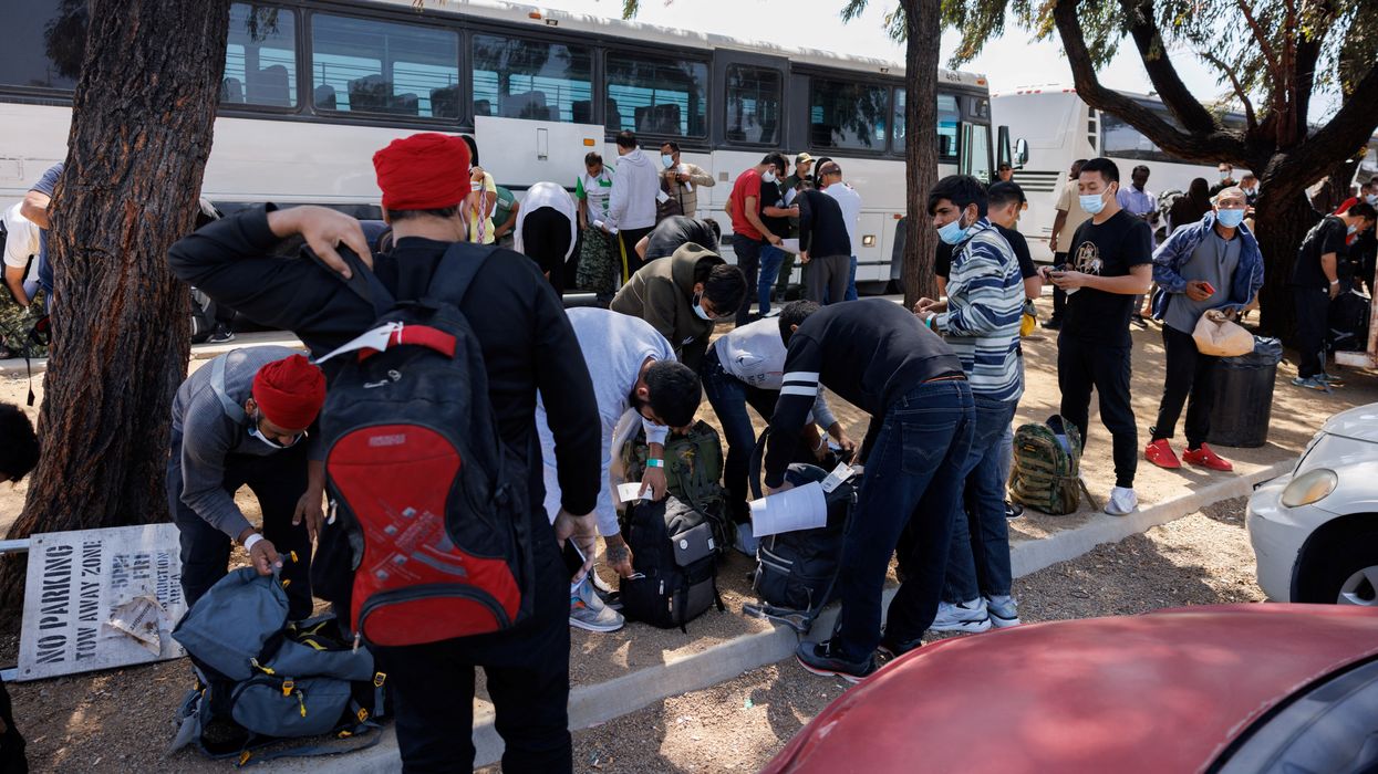 Hundreds of migrants from 'hotbed of Isis' cross US southern border