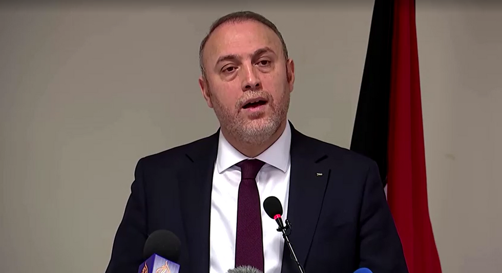 Husam Zomlot giving a speech