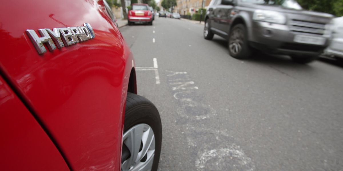 Drivers ditch petrol and diesel cars as Middle East fuel crisis causes hybrid vehicles to surge Drivers ditch petrol and diesel cars as Middle East fuel crisis causes hybrid vehicles to surge