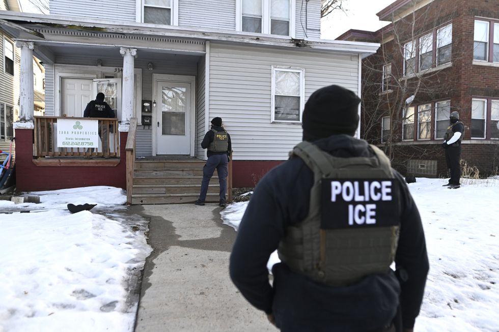Ice agents in Minnesota to apprehend illegal immigrants