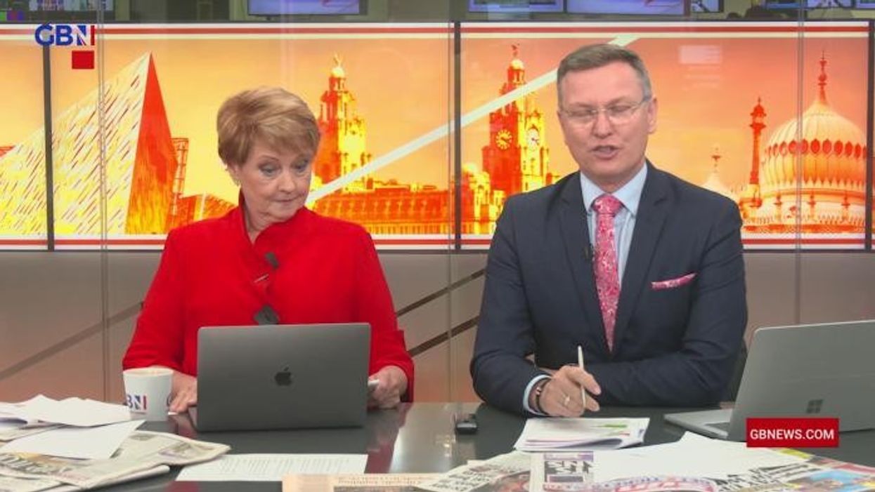 'Makes my blood BOIL!' Stephen Dixon fumes over WOKE move to replace cross on hot cross buns