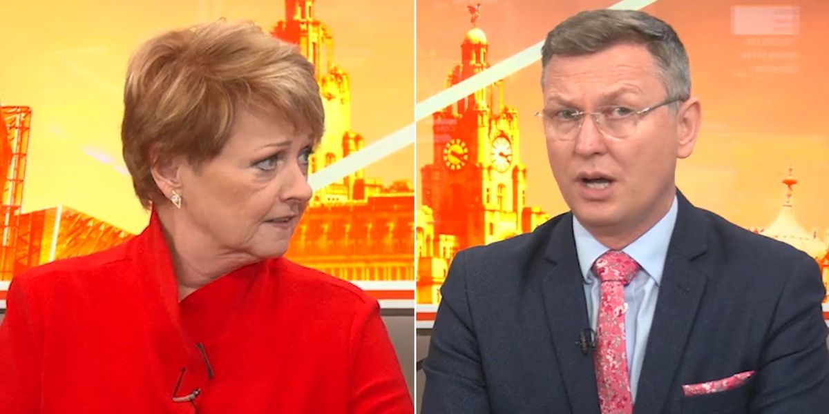 NextImg:'Makes my blood BOIL!' Stephen Dixon fumes over WOKE move to replace cross on hot cross buns