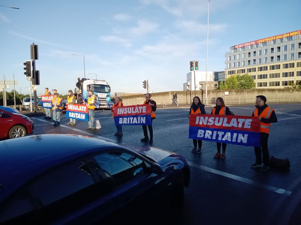 Image from Insulate Britain twitter @InsulateLove