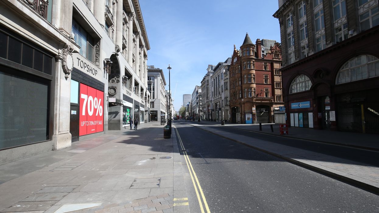 Image of Oxford Street before shops open
