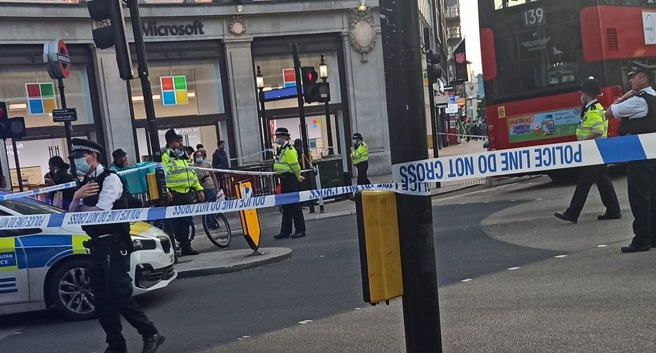 Image taken by @okubax following the incident at Oxford Circus.