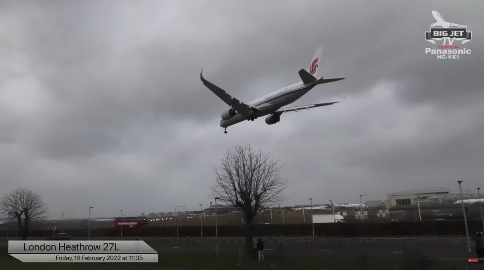 Big Jet TV: Thousands tune in to watch flights landing at Heathrow amid storm