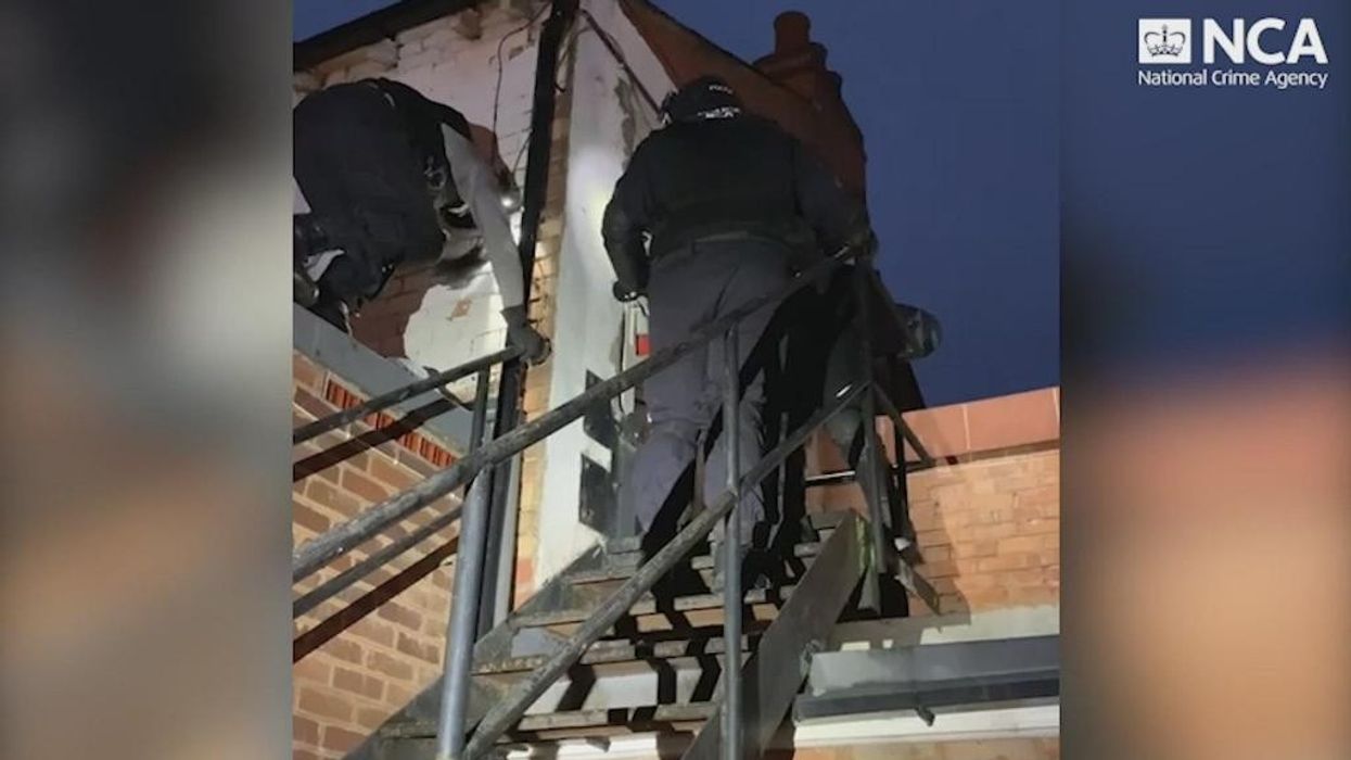 Migrant crisis: Smugglers JAILED for bringing Vietnamese nationals into the UK onboard HGVs