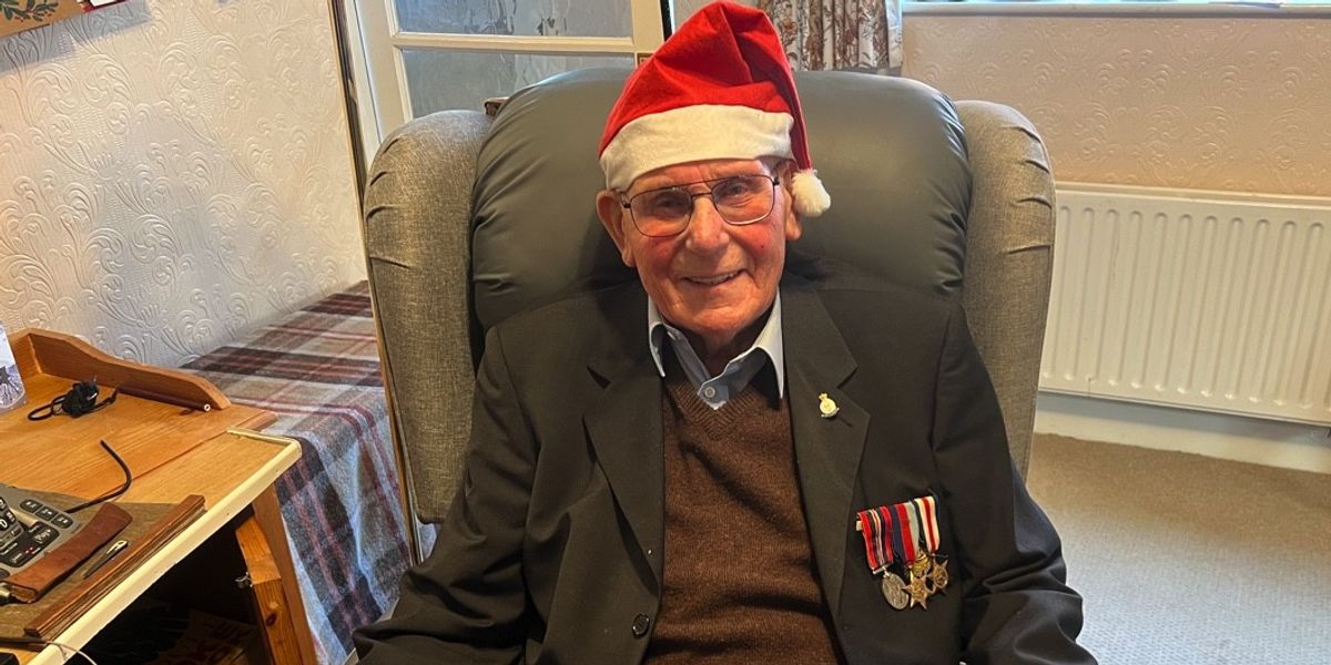 World War Two veteran forced to sleep in living room gets ‘best Christmas present ever’