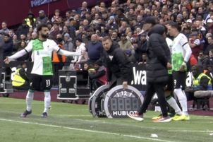 Mohamed Salah and Jurgen Klopp relationship looks broken as pair row during Liverpool and West Ham clash