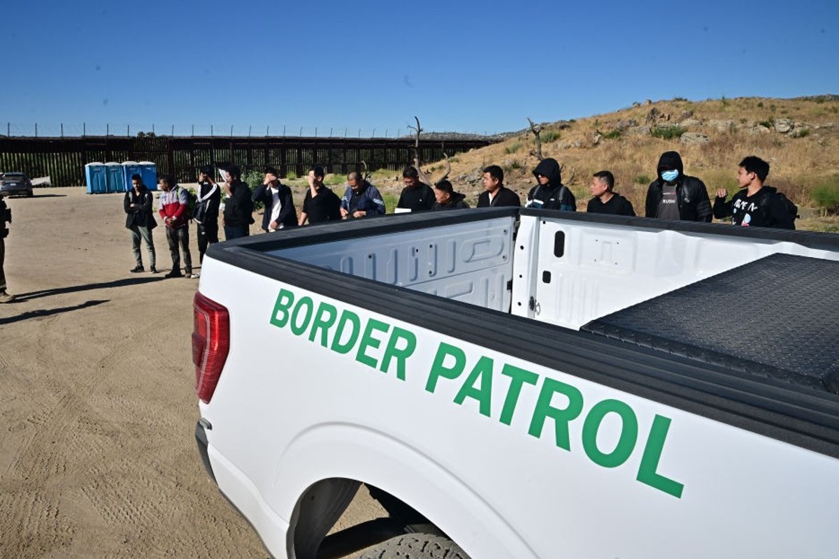 Joe Biden's emergency border measures FAIL as thousands of migrants ...