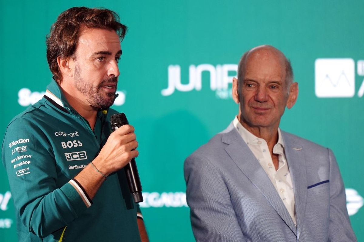 Lewis Hamilton brutally snubbed by Fernando Alonso as F1 rivals prepare to fight on track