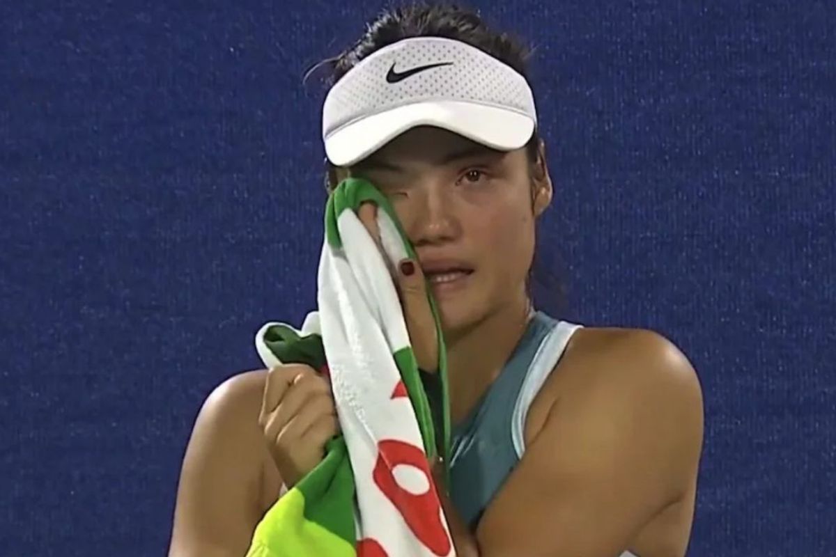 Emma Raducanu contacted by British tennis bosses after distressing 'fixated behaviour' ordeal in Dubai