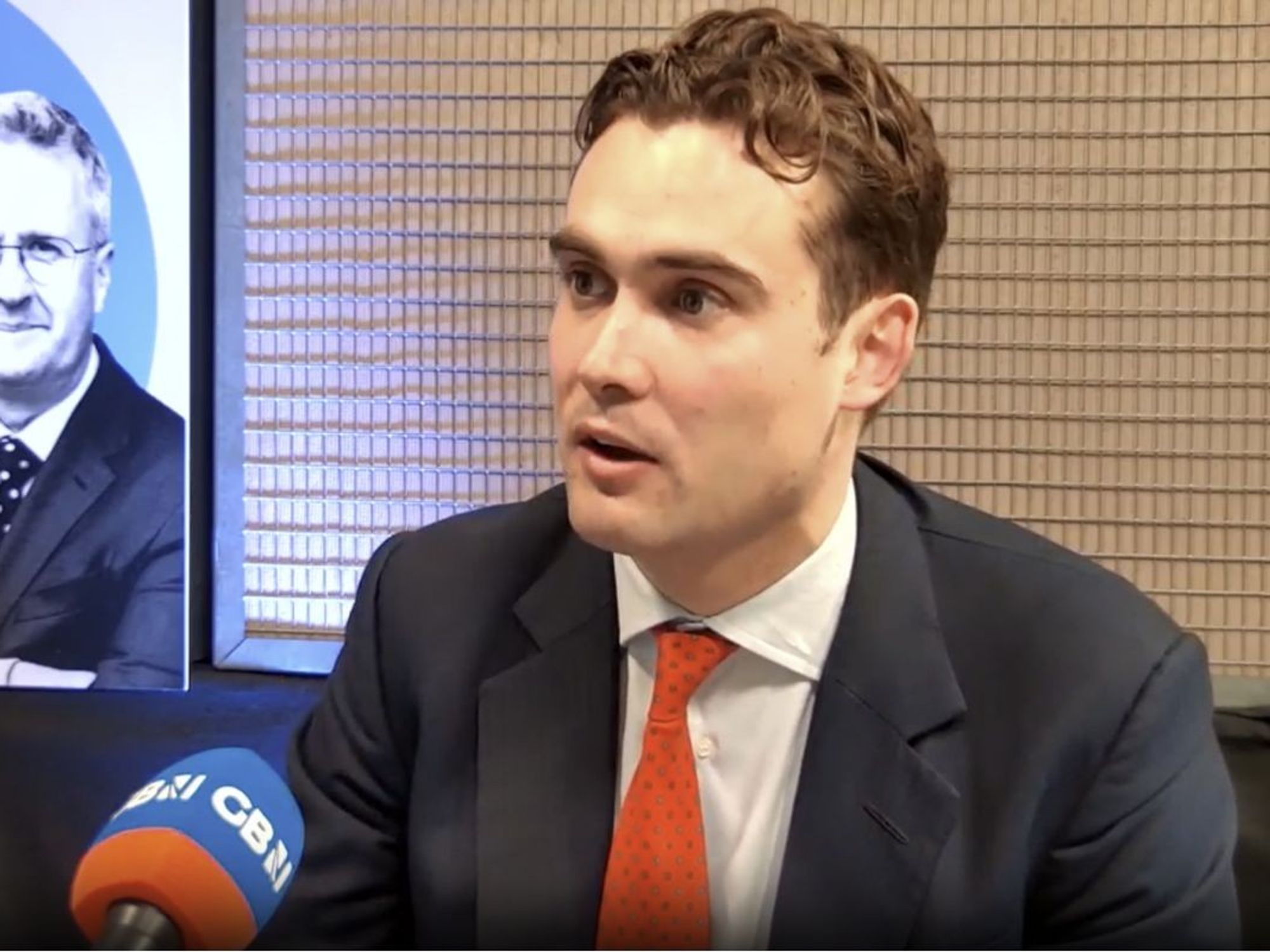 'Put country before party!' Labour MP breaks ranks to demand Starmer takes urgent action on famil...