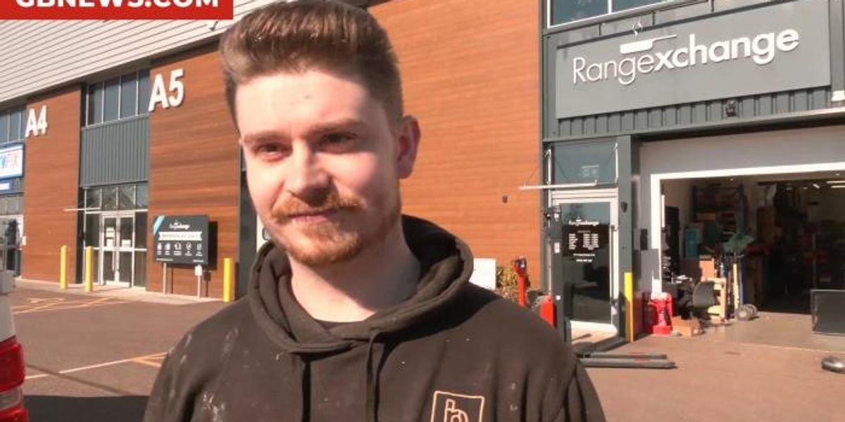 NextImg:WATCH: Cheshire tradesmen praise Labour's delay in petrol and diesel van ban