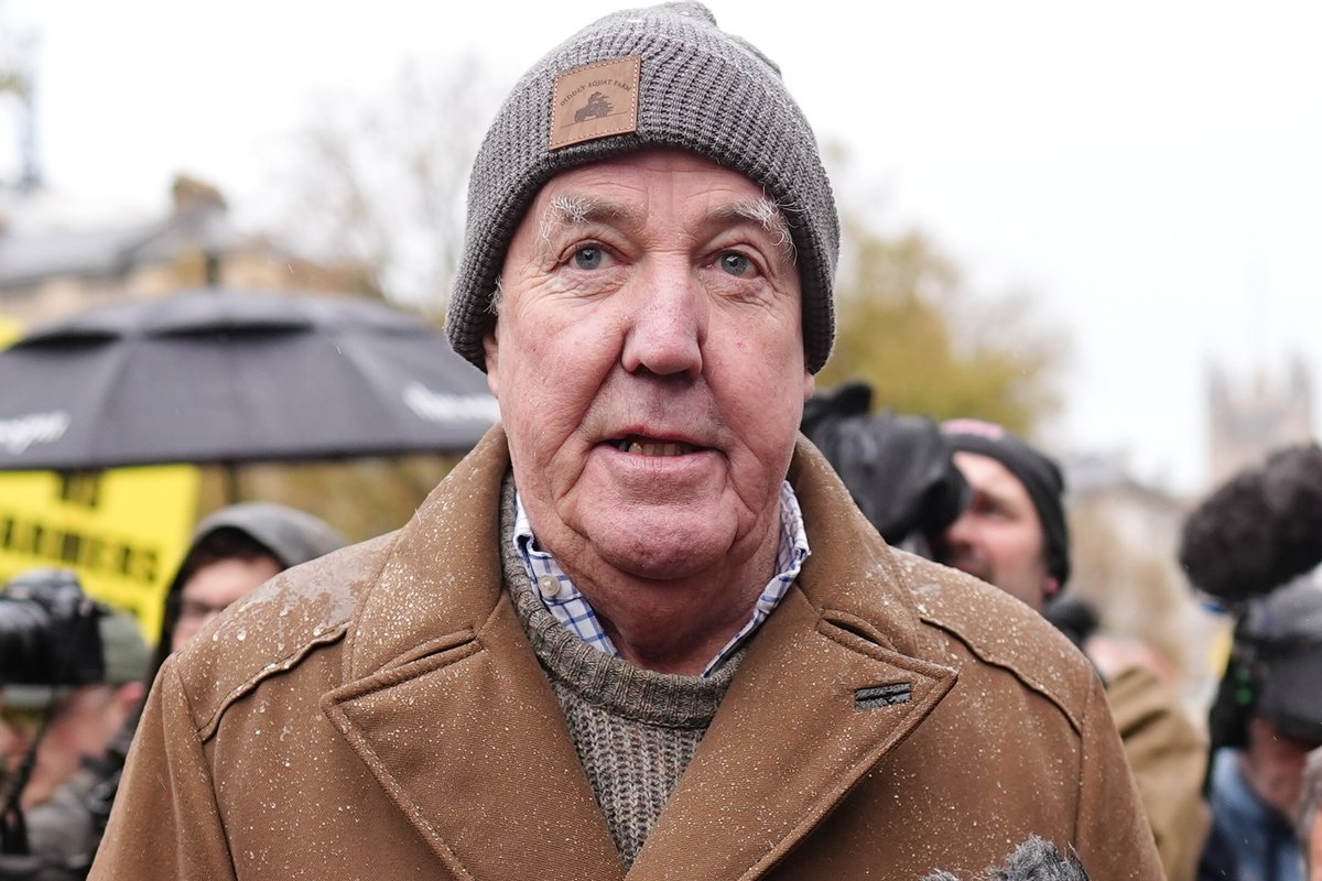 Jeremy Clarkson fans exclaim 'how did you do that' as Clarkson's Farm star shares grim injury: 'How in all that's holy?!'