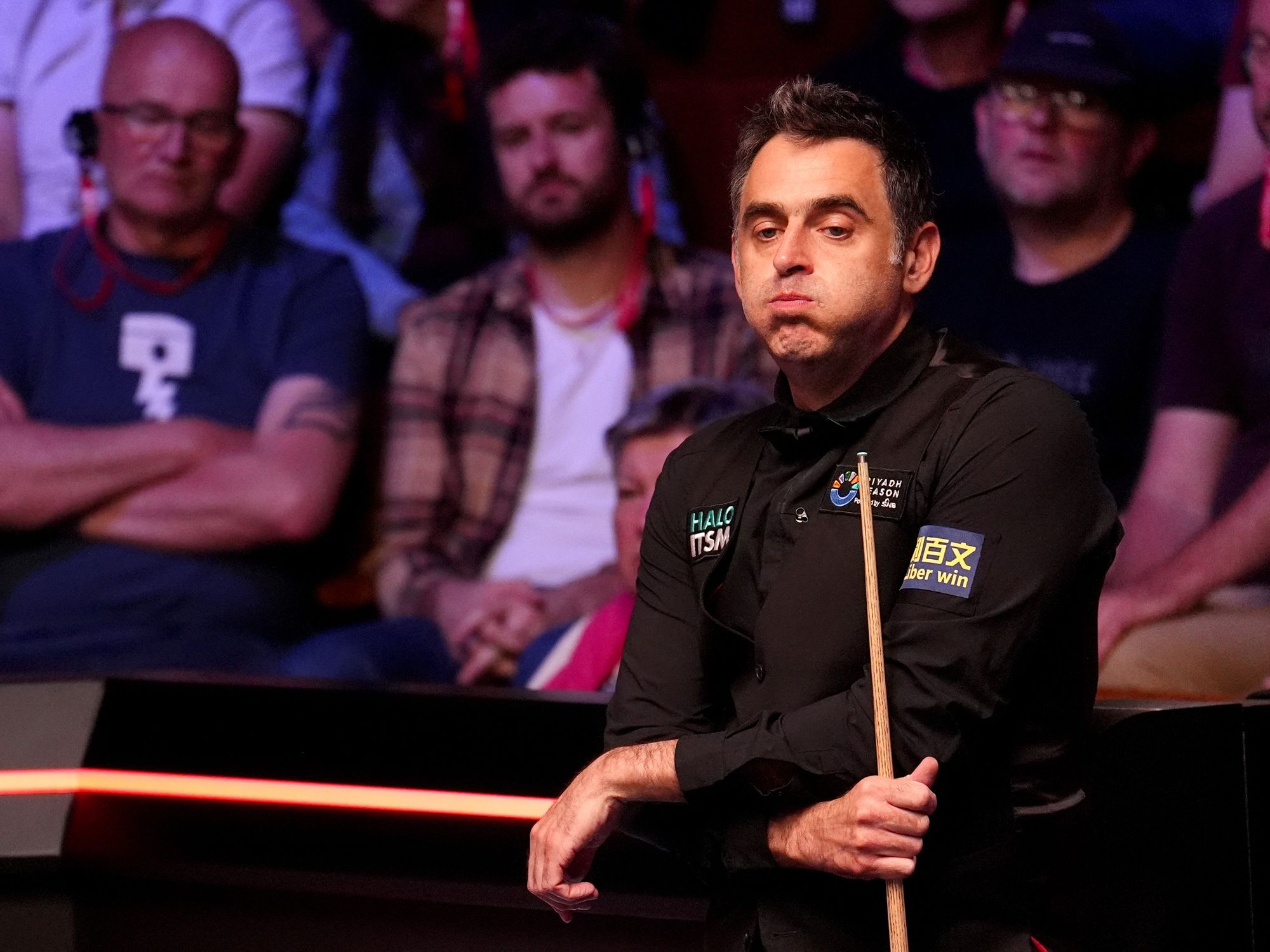 Ronnie O'Sullivan makes complaint despite making semi-finals of World Snooker Championship