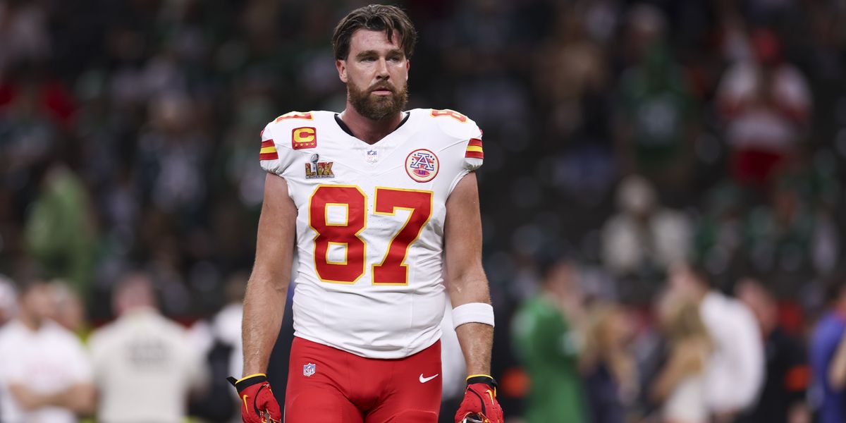 NextImg:Travis Kelce insider clarifies rumour about NFL star after images went viral