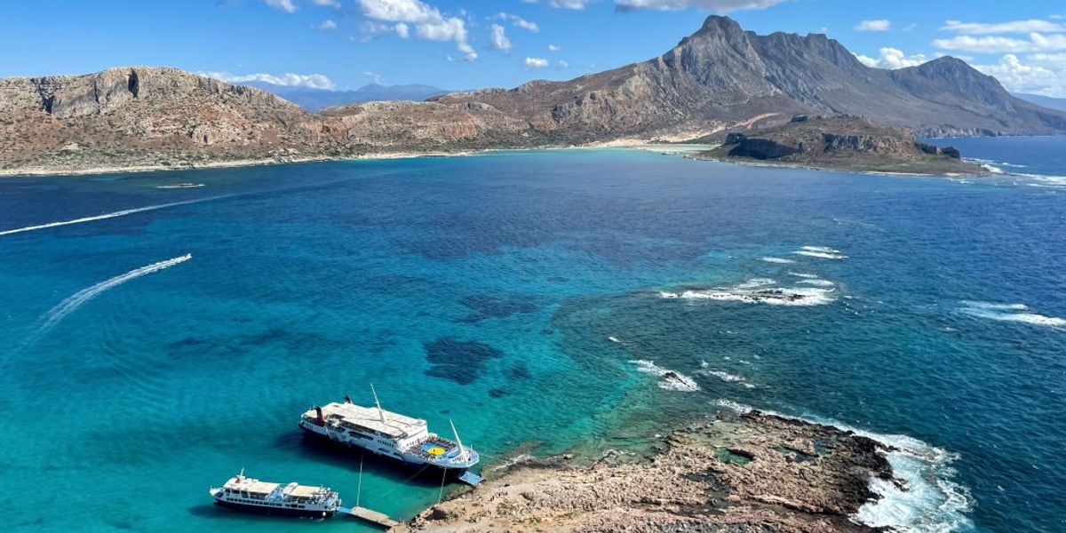 NextImg:Tsunami alert issued for Crete as tourists warned to 'move away from the coast'