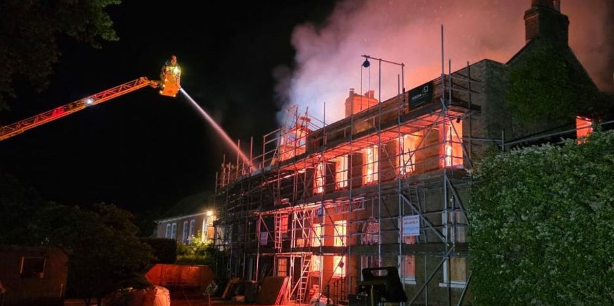 NextImg:London fire: Inferno rips through £4.5m Grade-II listed mansion as 70 firefighters rush to tackle blaze