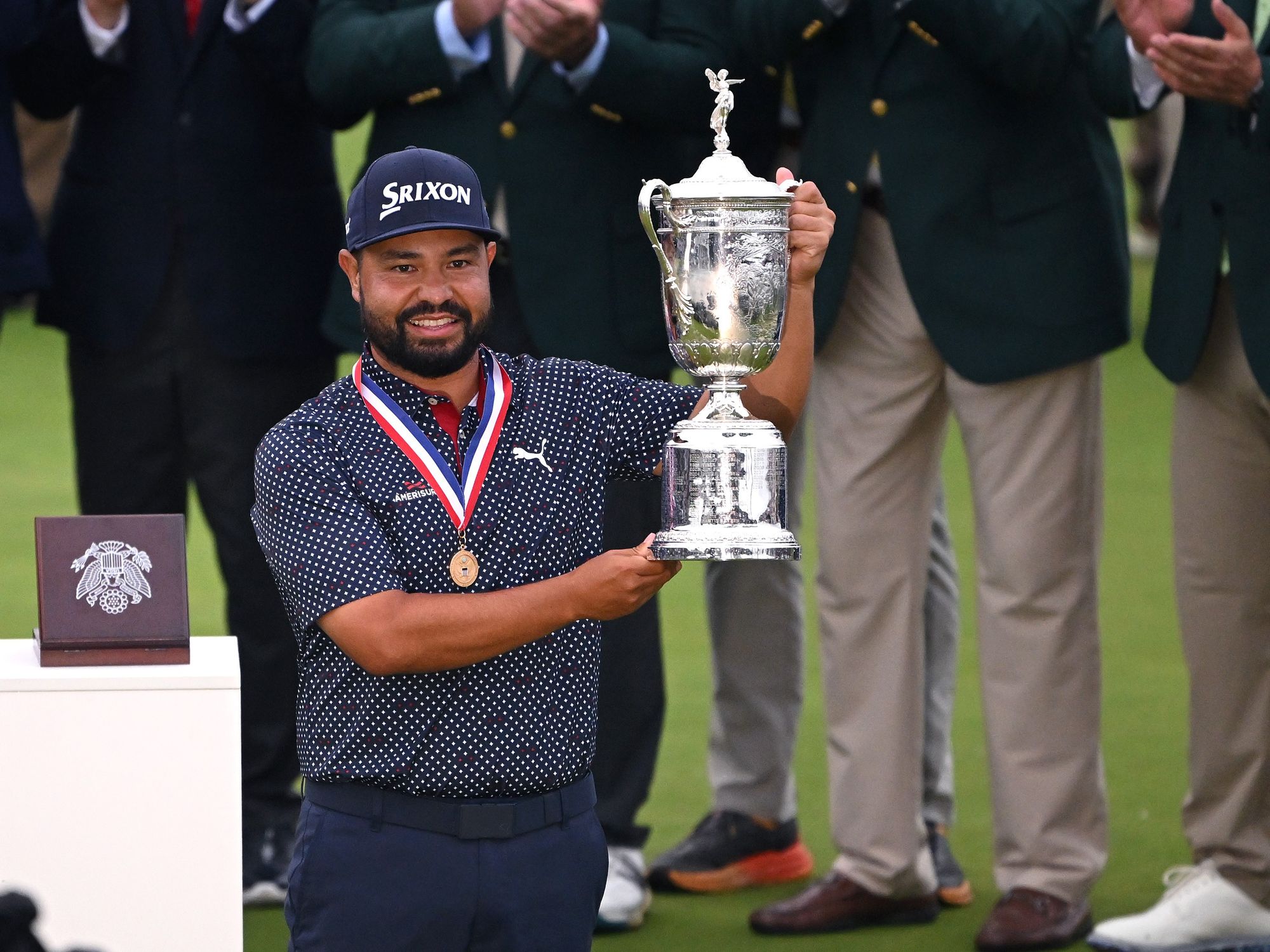 JJ Spaun sinks 64-foot putt to win US Open after extraordinary afternoon at Oakmont