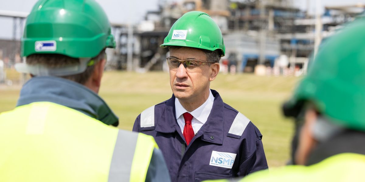 NextImg:Ed Miliband WILL drill North Sea oil - despite labelling crucial venture 'climate vandalism'