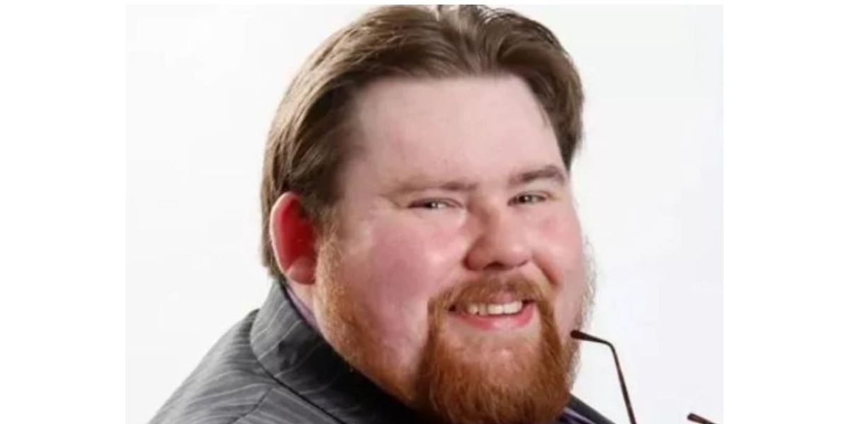 BBC Flog It! star’s personal collection makes staggering six figure sum months after 51-year-old’s death BBC Flog It! star’s personal collection makes staggering six figure sum months after 51-year-old’s death