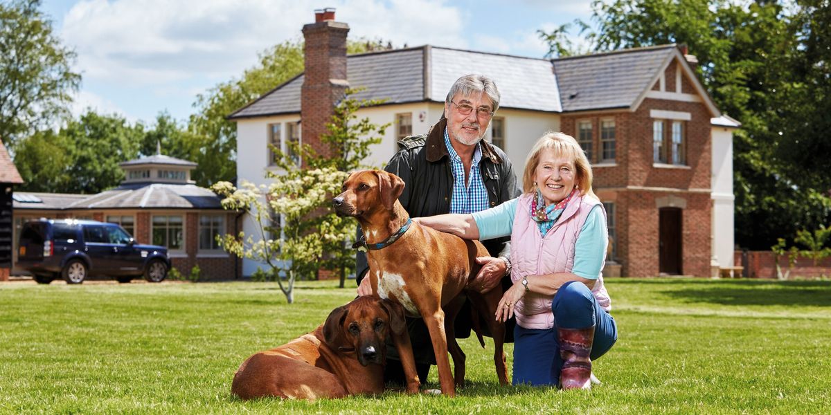 The retired couple saving on bills and travelling the UK The retired couple saving on bills and travelling the UK