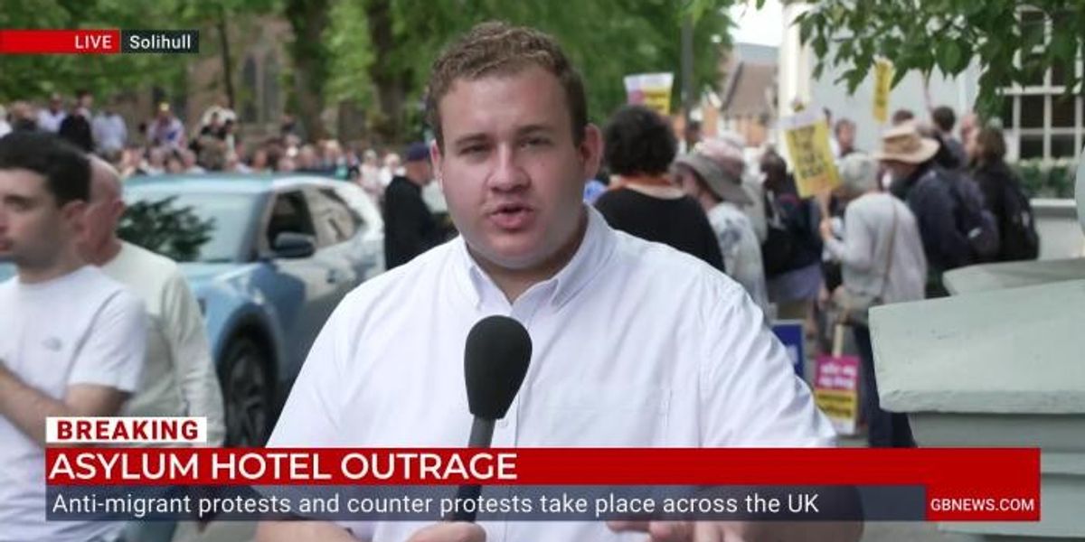 NextImg:WATCH: Pro-migrant protester calls for 'civil conversation' amid national unrest