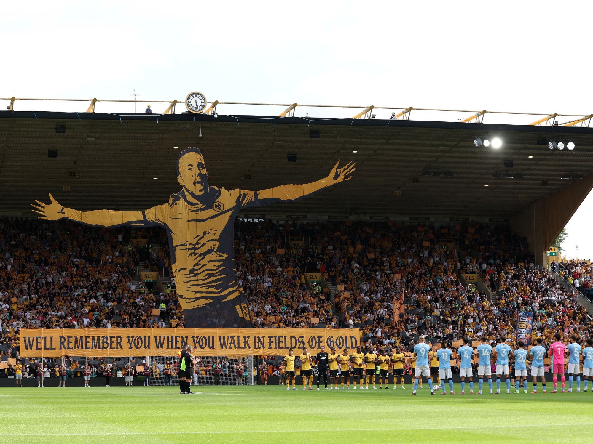 Wolves pay touching tribute to Diogo Jota as grieving wife and mother applaud fans