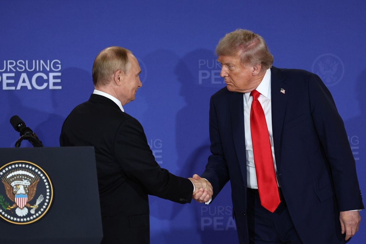 Donald Trump talks compared to Adolf Hitler appeasement as US accused of 'playing into Vladimir Putin's hands'