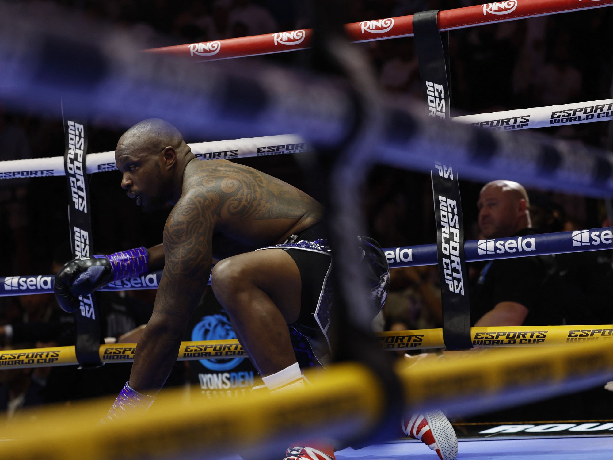 Boxing star Dillian Whyte issues apology after emphatic defeat to Moses Itauma