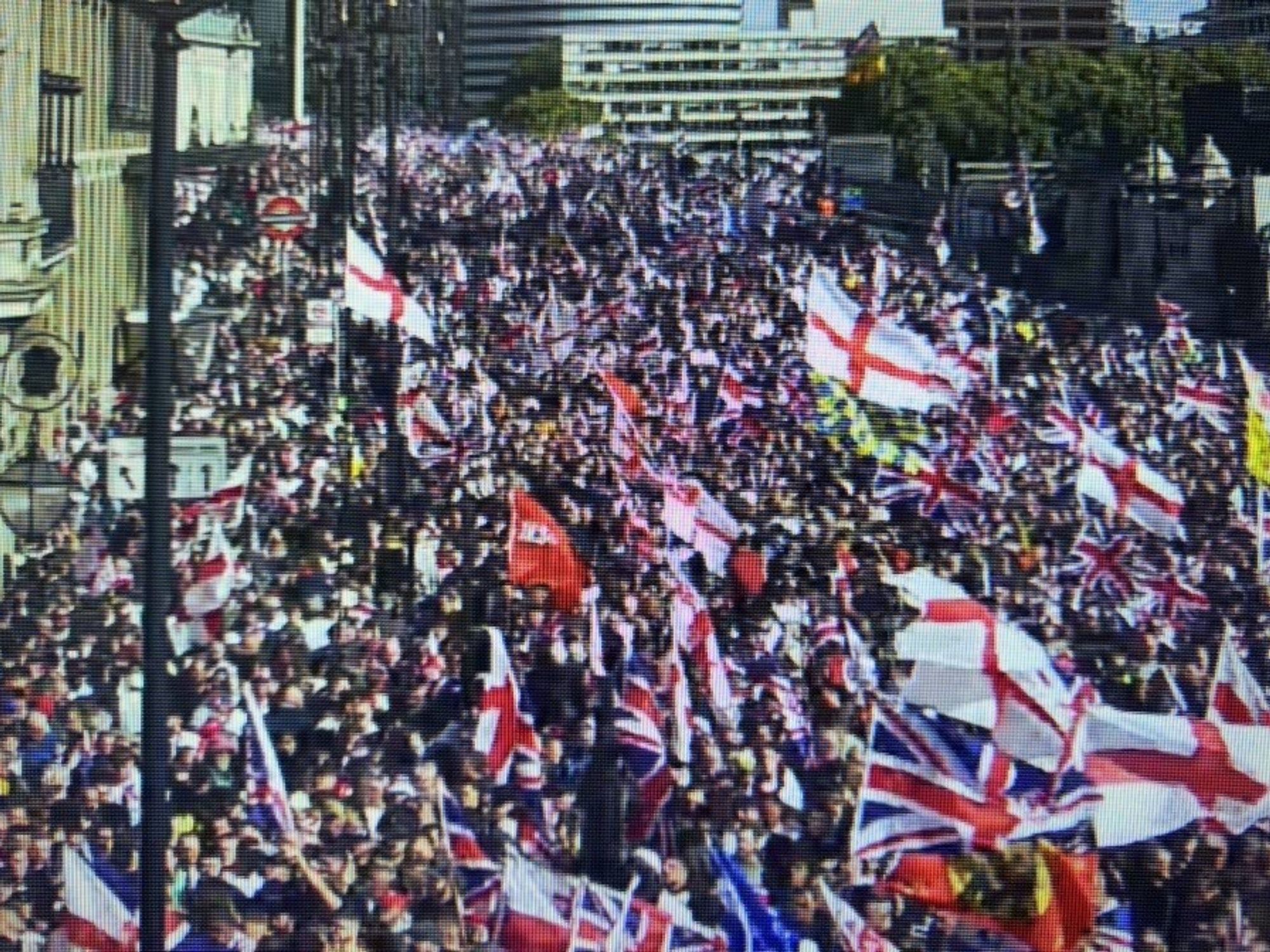 Tommy Robinson rally leaves central London streets overcrowded as police struggle to keep protest...