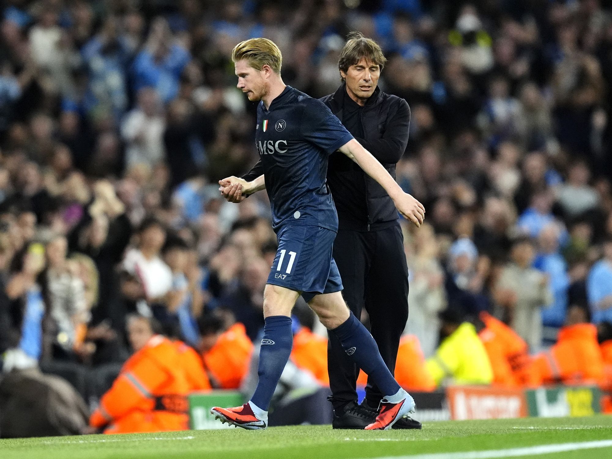 Kevin De Bruyne receives explanation from Napoli boss after early substitution in Man City defeat