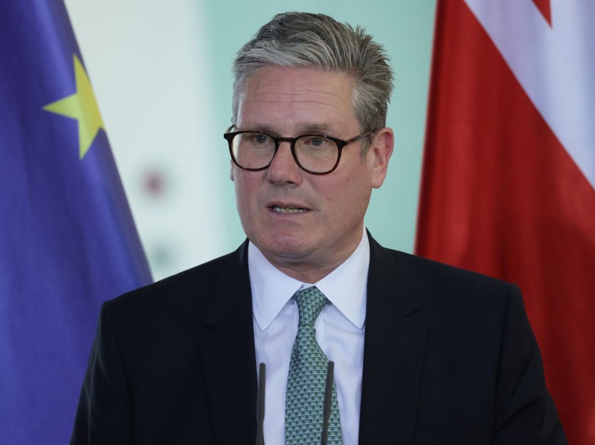 'It's time!' Keir Starmer under pressure to rejoin EU to tackle migrant crisis as Labour bigwig l...