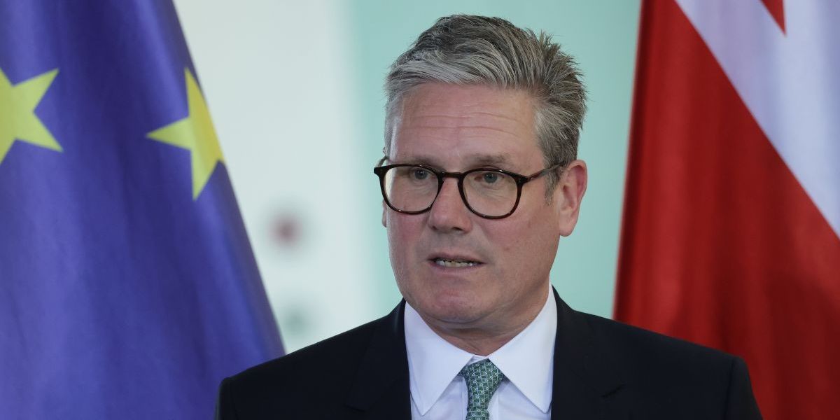 Keir Starmer under pressure to rejoin EU as Lord Kinnock leads anti-Brexit revolt Keir Starmer under pressure to rejoin EU as Lord Kinnock leads anti-Brexit revolt